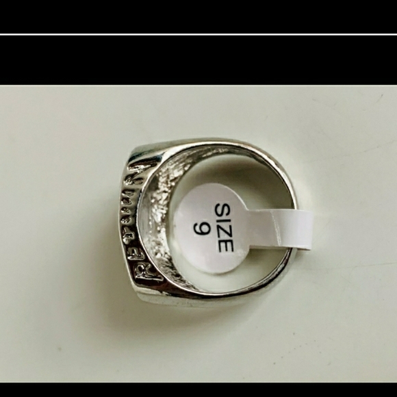 Superman size 9 man's ring - Picture 6 of 6